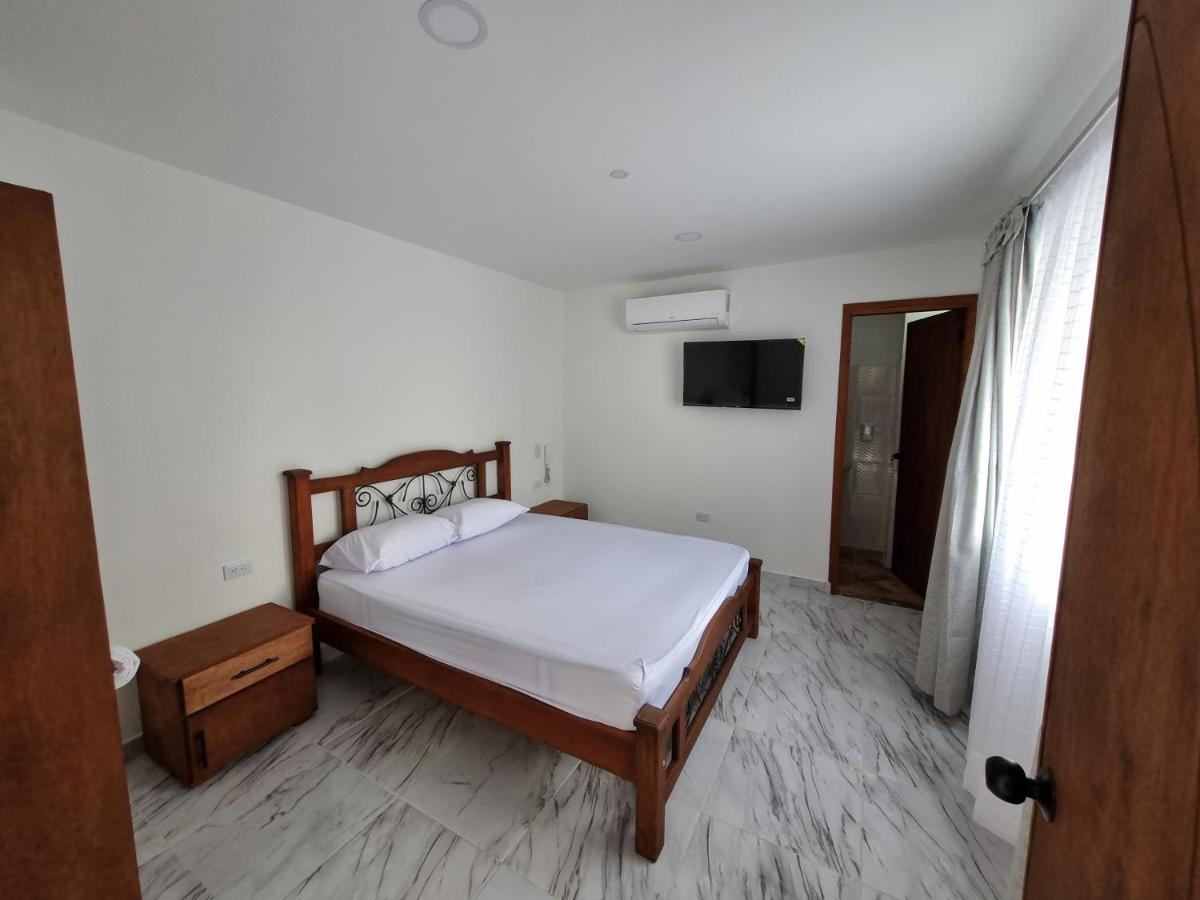 Hotel Antonella Plaza Pinchote Exterior photo